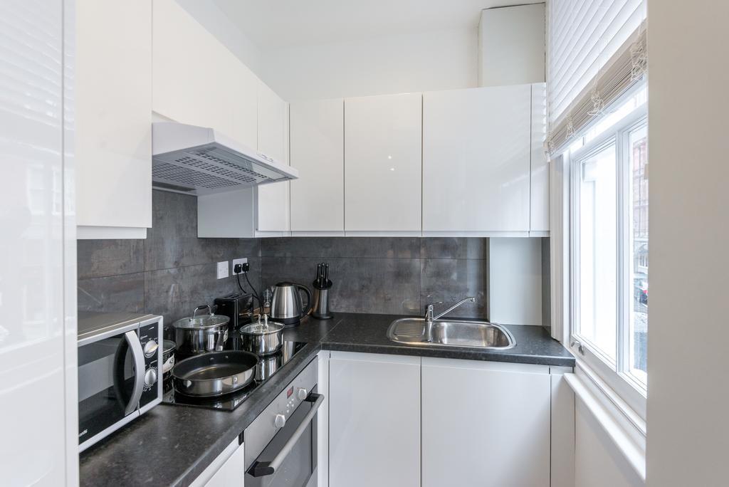 High Street Kensington Apartment Лондон Стая снимка