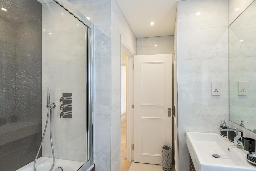 High Street Kensington Apartment Лондон Стая снимка